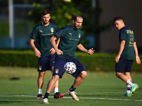 Bóng đá QT sáng 30/6: Ý lạc quan về tình hình của Chiellini