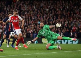 Chuyển nhượng 7/10: PSG nhắm người thay thế Donnarumma