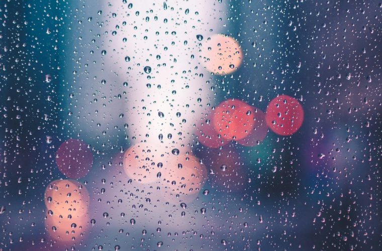 Gửi người ở lại bên kia cơn mưa